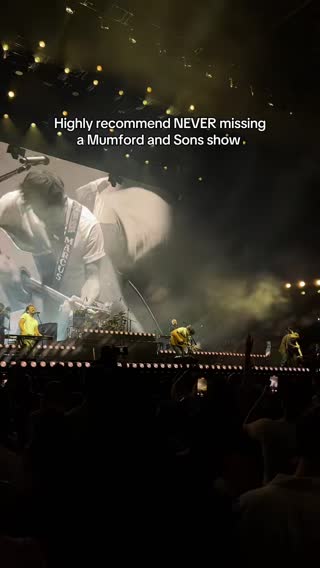 If you weren’t here tonight I’m SOOO sorry you missed this  @Mumford & Sons @Live Nation Concerts #mumfordandsons #mumfordandsonsconcert #livenationpartner #mumfordandsonstoronto 