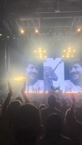 been waiting years for a tour ❤️❤️ @Mumford & Sons #mumfordandsonslittlelionman #railroadrevivaltour #bendnight1 #concerts #fyp #massachusetts 