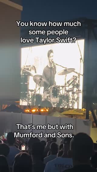 You just can’t top moments like this. They are so talented in every aspect of their music. I love Mumford and Sons. #mumfordandsons #concert #music #folkrock #livemusic 