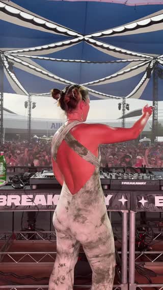 wetter together ☔️☔️ 🎥 : @skilah 