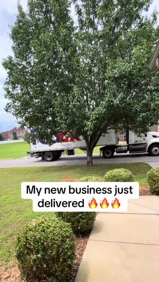 Things just got real! My outdoor golf simulator just delivered! Ready for this new business to get started.  #golf #golflife #golftok #newbusiness #events 