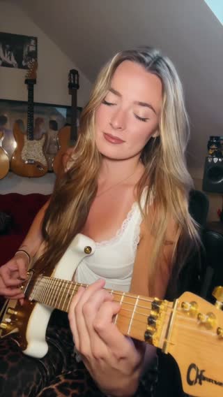 Simple but effective ✨ #80s #fyp #defleppard #guitar #femaleguitarist 