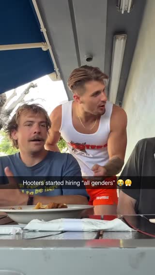 Hooters is the worst now 😭 @Dawson💚 @Matty Cardarople 