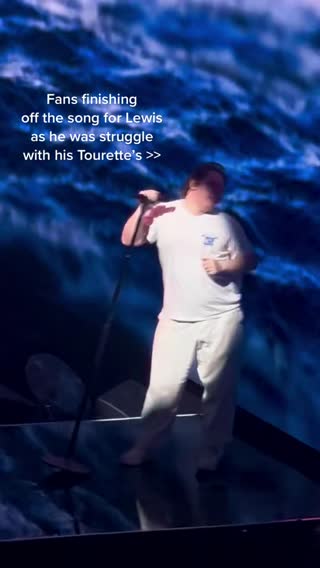 we support you!! @Lewis Capaldi  #konzert #frankfurt #lewiscapalditou...