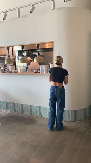 4 days of dotting this bad boy 🐙🐙 #wallmuralartist #australianartist ...