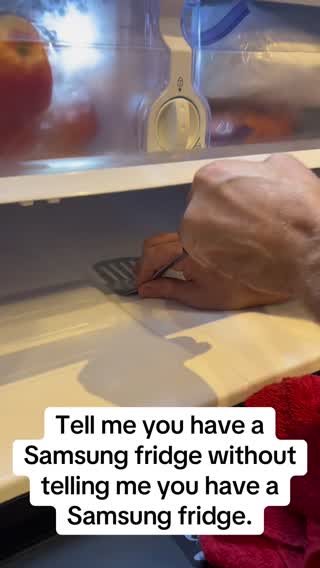 Samsung Refrigerator Ice Maker Problems 😡 #samsungrefrigerator #samsung #refrigerator #refrigeratorproblems #icemaker #ice #problem #relatable #funny #humor #fyp 