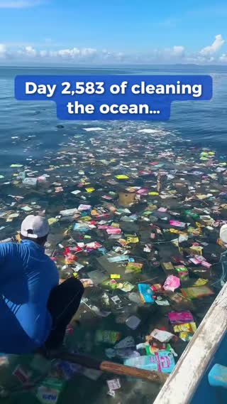 Destination: Trash Island 🤯 Our Jembrana ocean cleanup team followed the currents and discovered this massive accumulation of single-use plastic and other debris floating just offshore the beaches of Bali. Thanks to your purchases and support, you’ve helped our captains and crews clean the ocean every day since starting in 2017. 💙 #plasticpollutioneducation #trashtalk #saveourplanet #saveourplanet🌎