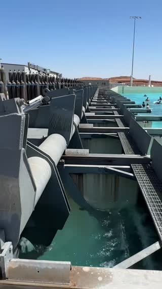 New Wavepool in AZ creates perfect waves for Surfers!!! 🤯 #wavepool #surfing #arizona 