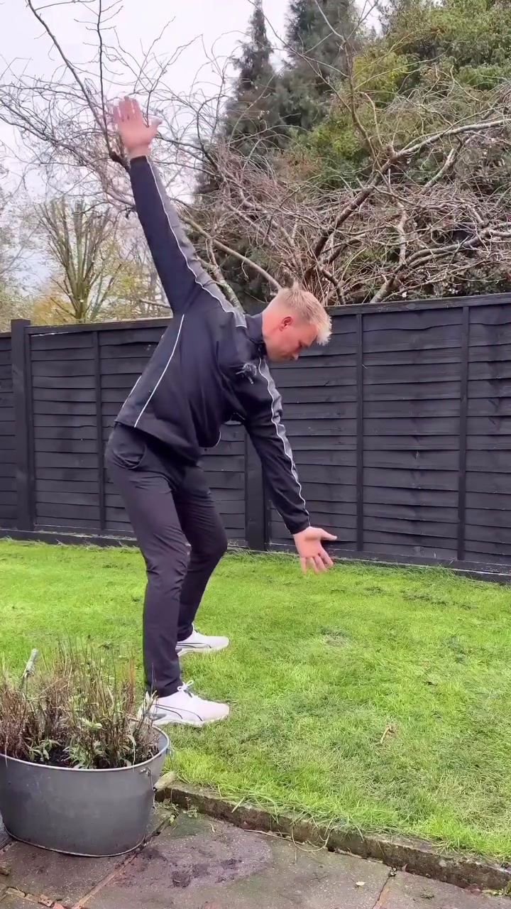 Fixing your early extension at home just got a whole lot easier 🙌

The 🔑 is keeping hip depth (no thrusting at the ball) while your shoulders unwind on a steeper plane ✈️

This drill builds feel, awareness, and gives you a simple reference for what the right movement should feel like 👊

Comment ACADEMY for a FREE swing review 🏌️‍♂️