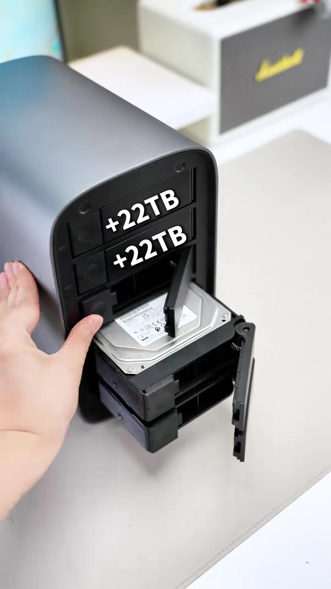 126TB" được giữ nguyên vì là thuật ngữ kỹ thuật quốc tế#SSD #ORICO #3...