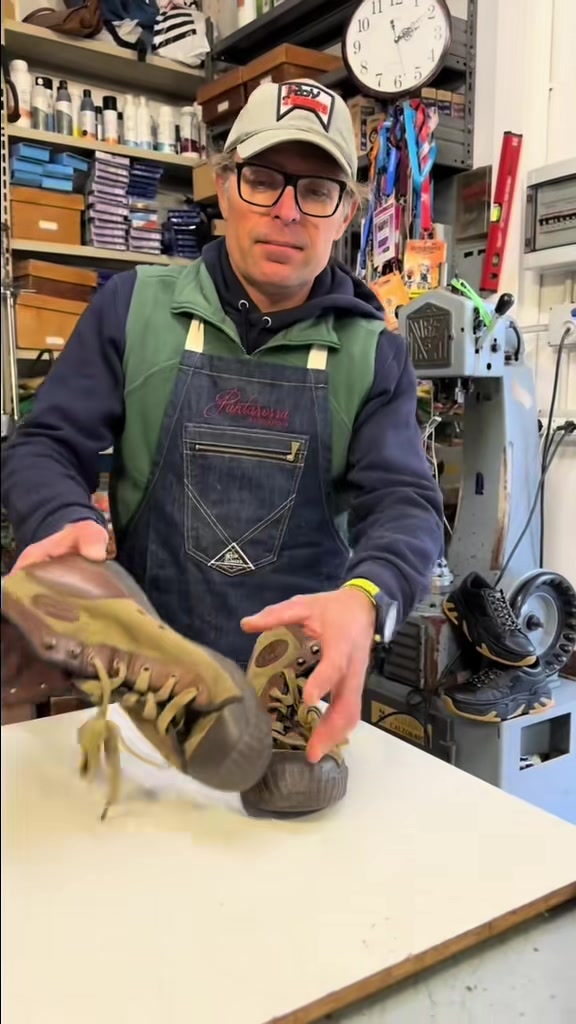 Personalizzazione 👟Converse All⭐️Star, suola Vibram Cristy Morflex  #vibram #vibramsole #vibramsoles #vibramcustomization #customizeyourshoes #repairyourshoes #premiumcobbler  #repairifyoucare #customizeyourshoe #repairyourshoe #repairyourshoesandboots #curaeripara #converseallstar #chucktaylor #converse #customconverse #conversehead #confidenceineverystep 