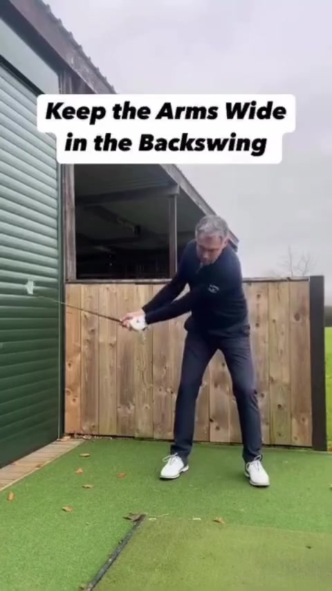 The secret swing move no one is teaching This golf tip by markwoodgolfacademy is simple and very effective Let your arms go wide on the backswing and return the right elbow close to your side in your downswing Follow markwoodgolfacademy for more golf tips and advice Golf is hard enough Lets make it simple Follow strokedoutgolf for great golf tips to help you improve all aspects of your game Credit markwoodgolfacademy DM for removal request no copyright infringement intended golf golftips golfswing compression chunk
