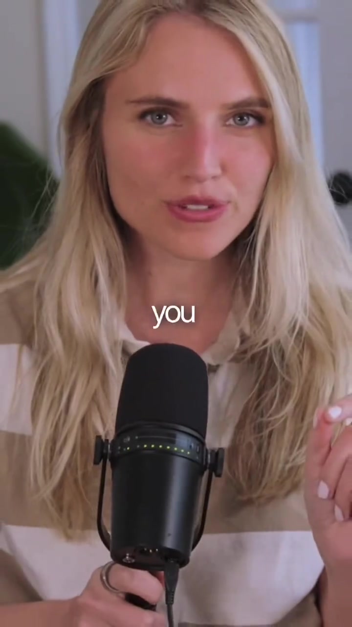 Would you believe me if I said AI edited this video this is the Captions app Try it using the link in my bio