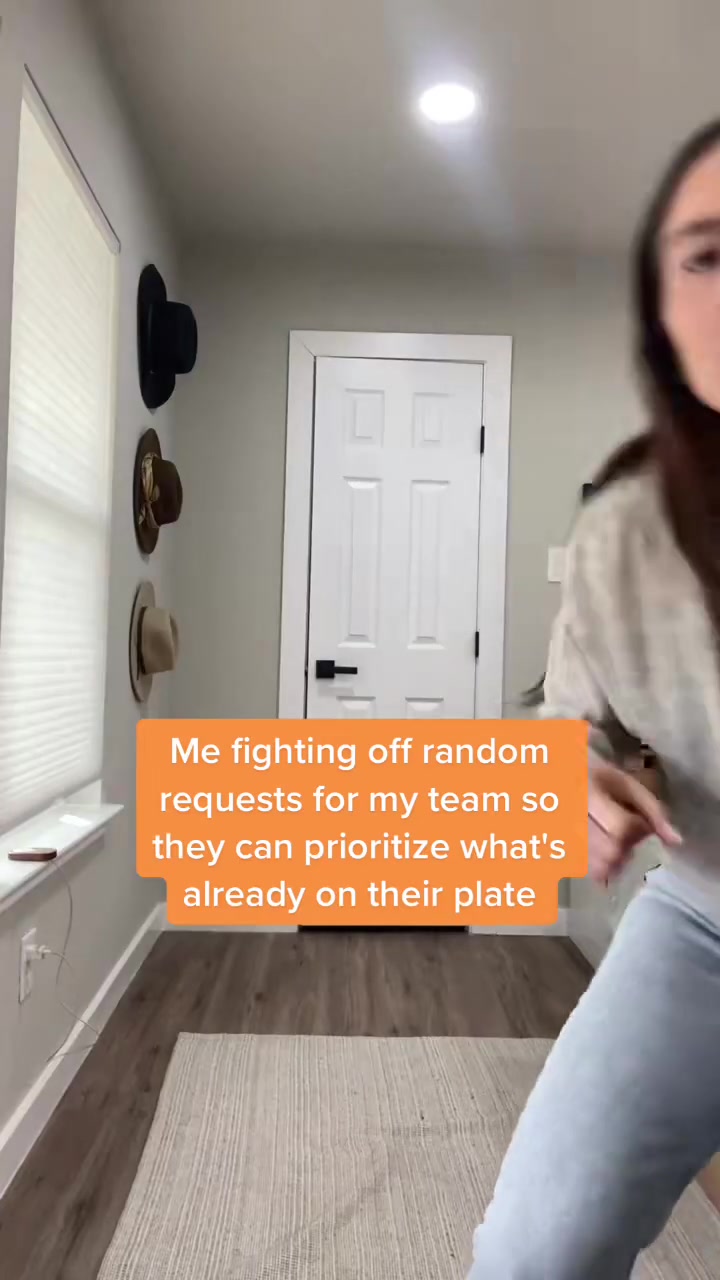 Get yourself a boss who fights for you 💪 #HubSpot #GoodBossEnergy #Co...