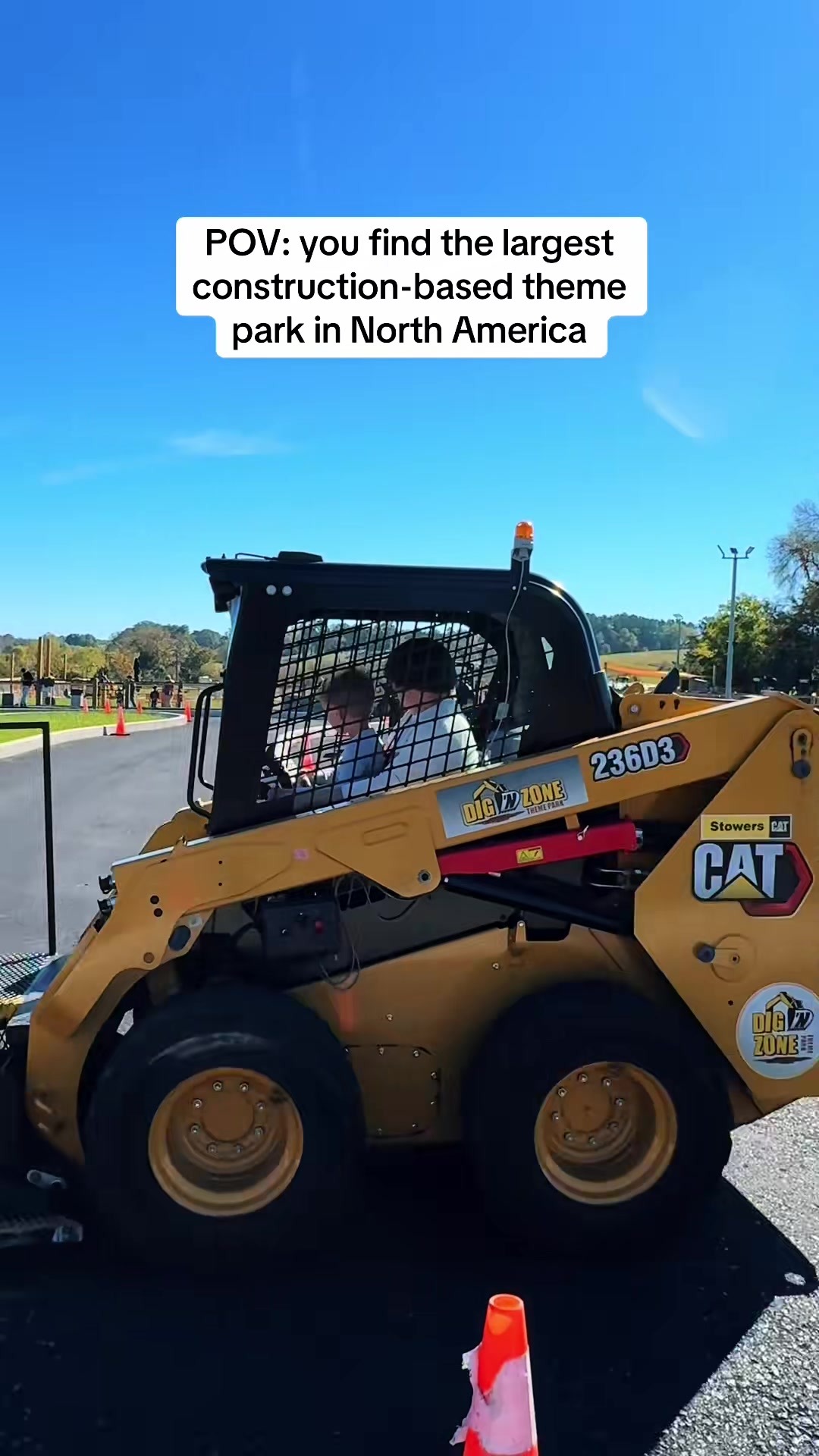 In Sevierville, TN : on the same road as Dollywood! #dignzone #dignzo...