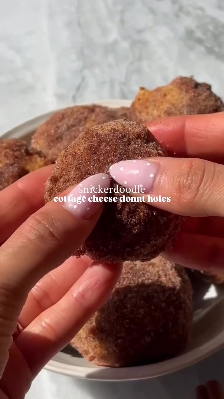 Back with another donut hole recipe and this one is one of my fav 🤤 these *snickerdoodle cottage cheese donut holes* are soft & fluffy, coated in cinnamon sugar, AND pack 5 G protein per donut hole!

Comment DONUT to get the recipe sent to your DMs or find it at the link in my bio.

#donutholes #cottagecheese #highproteinrecipe #healthydessert
