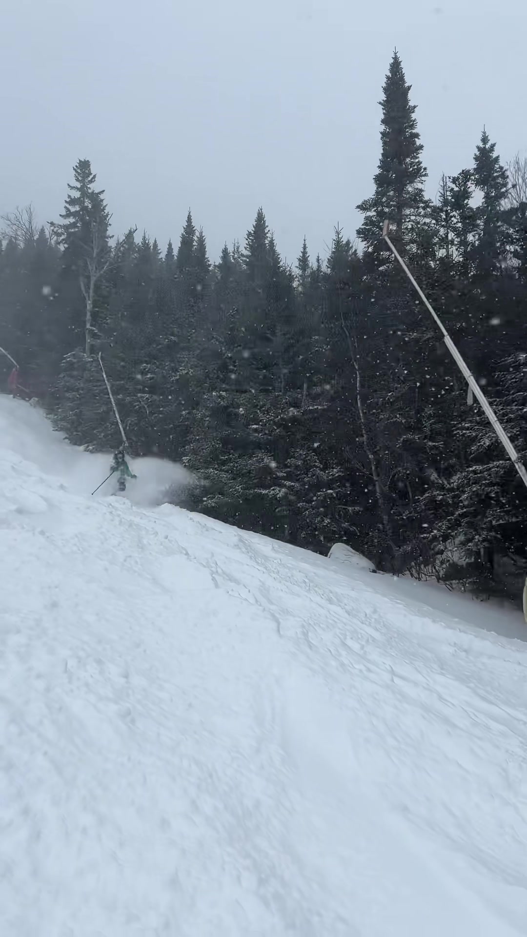 The first pow day of the season is treating us well #sugarloaf #theloaf #ski #skitheeast #snow #snowstorm #winterishere #mountain #winter #snowing #pow #powder #stoke 