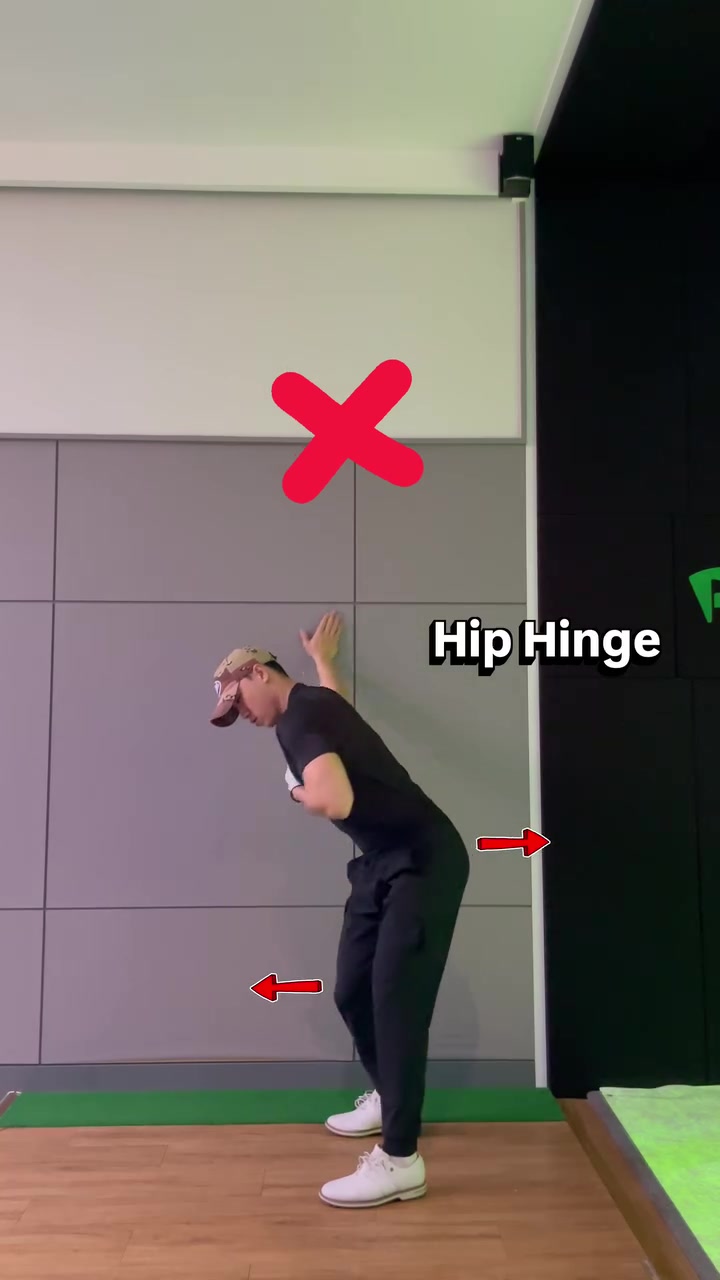 🔥꿀팁🔥

백스윙 탑에서 다운스윙으로 전환할 때 하체를 리드해야 한다 는 생각 때문에 하체를 급하게 회전시키는 경우가 많습니다.

이렇게 되면 하체의 움직임이 상체로 전달되지 못해 힘을 쓰지 못하는 의미 없는 하체 회전이 나오기 쉽습니다. 무작정 돌리기보다는 백스윙 탑에서 약간 높은 의자에 걸터앉는 느낌으로 중심을 낮춰주면서 힙힌지를 살짝 찝어준다는 느낌으로 해보세요.

이 동작이 익숙해지면 상체는 기다리고 하체만 먼저 반응하는 훨씬 좋은 상·하체 분리를 만들 수 있습니다.

When transitioning from the top of the backswing into the downswing, many golfers rotate their lower body too quickly because they’re focused on the idea of “leading with the lower body.”

This causes the lower-body movement to fail to transfer to the upper body, resulting in a meaningless rotation that doesn’t produce power.

Instead of forcing the turn, imagine sitting slightly onto a high stool at the top of the backswing. Lower your center of gravity and feel like you’re gently maintaining a small hip hinge.

As this motion becomes familiar, the upper body naturally waits while the lower body reacts first, creating much better upper–lower body separation

——————————————————————

교하 파인트리 골프존의 장소 협찬으로 진행되었습니다.

교하 파인트리 골프존은 GOLFZON NX 18개, GDR 13개, KPGA 및 GTOUR 프로 상주, GTOUR 프로가 직접 점검하는 최신식 NX 센서 시스템을 갖춘 교하 지역 대표 프리미엄 실내 골프 연습장입니다.

각 스크린 룸 간 연결이 가능하며, 넓은 주차공간으로 편리하게 이용할 수 있습니다.

@golfzon_pinetree