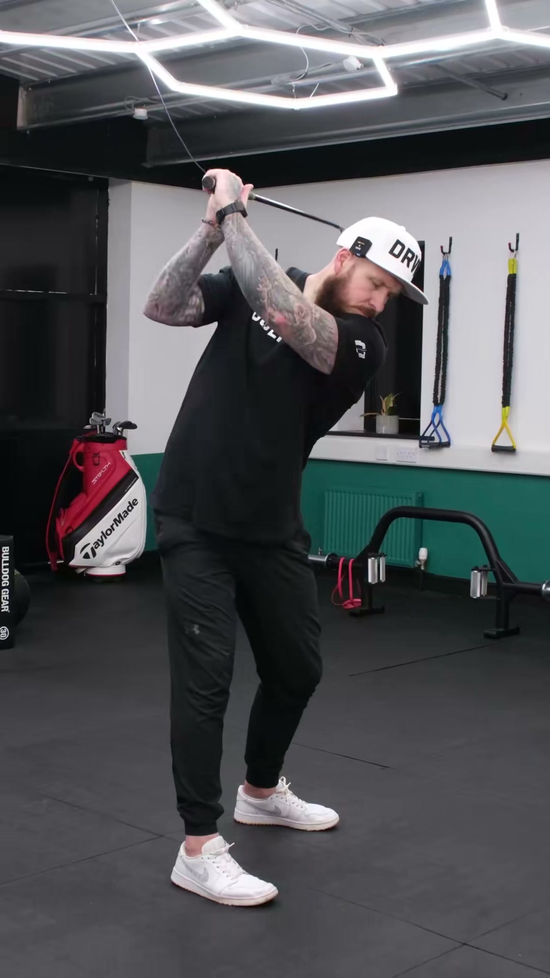 5 Minutes of Golf Mobility for more Rotation 💰 You can do this and you should do this 💯 How does it help: 1: Improve Rotation through the middle of your back where you so often feel tight and struggle with posture and flexibility ✅ 2: Improve balance and stability in your lower body ready for the golf swing ✅ 3: Stability and Flexibility through the Core and Spine for improved movement and less injuries ✅ Take 5 minutes where you are right now, work through these movements and boost your Golf Mobility! #GOLFWOD