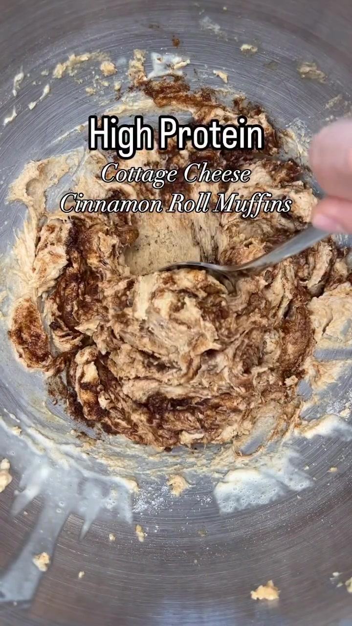 Comment “COTTAGE CHEESE” & I’ll send you @coachchandlerbarber High Protein, Low Calorie Cottage Cheese Cinnamon Roll Muffin recipe.

Comment “READY” & I’ll send you the Dirty Desserts Cookbook with 50+ High Protein, Low Calorie recipes, 15 additional cottage cheese recipes, done for your macros + a beginner friendly guide to macro tracking & weight loss!

‼️If you’re not following me, I can’t DM you - so make sure you follow me first!

👯Share this with your friend that LOVES Cinnamon Rolls! Not only are they amazing, but they are healthy and have 10g of Protein per muffin with the glaze on top!🤯

🫶🏼If you like my content consider following @coachchandlerbarber for more high protein, low calorie desserts. Just like this Cottage Cheese Cinnamon Roll Muffin.

#cottagecheese #cinnamonroll #cinnamonbuns #muffintime